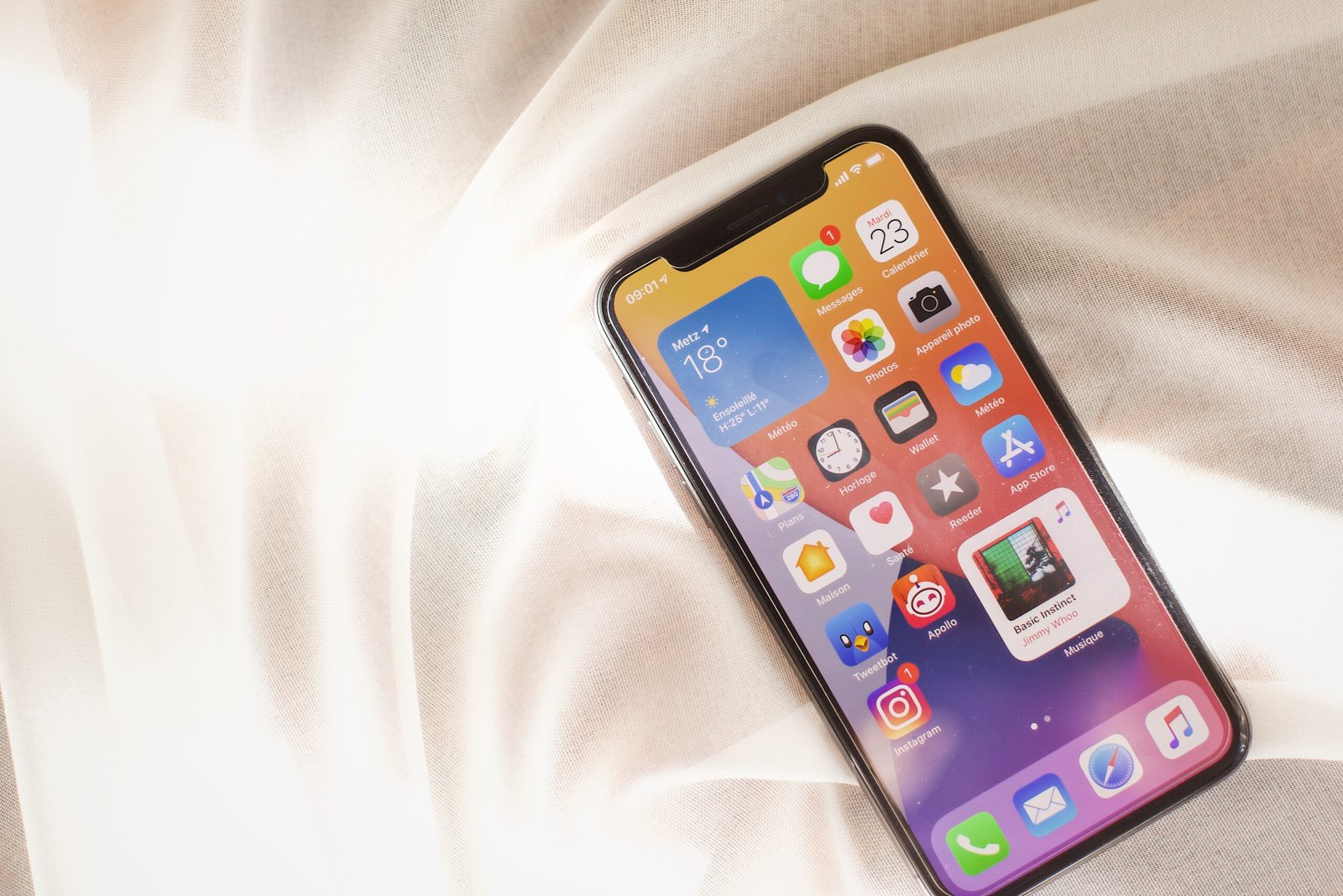 Here’s how to install the iOS 15.4 public beta. Here’s how to install the iOS 15.4 public beta.