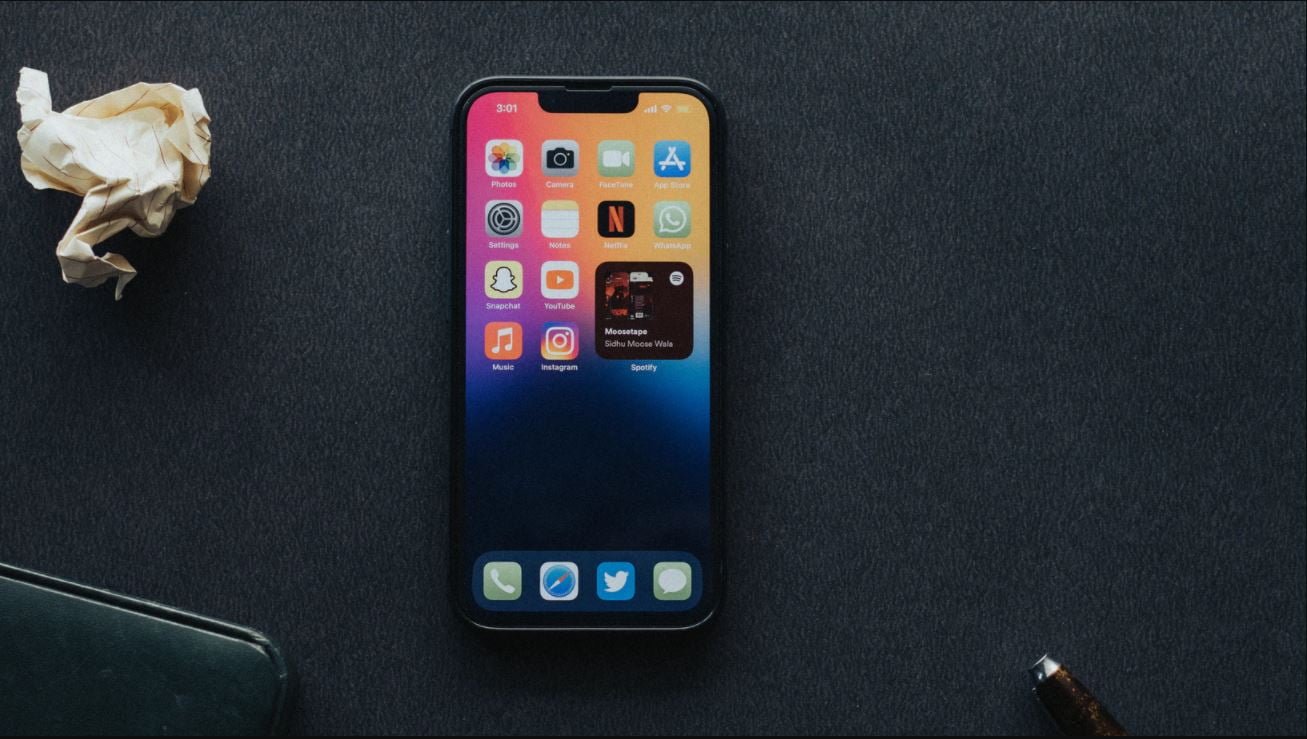 Apple might remove the physical buttons on their iPhone 14.