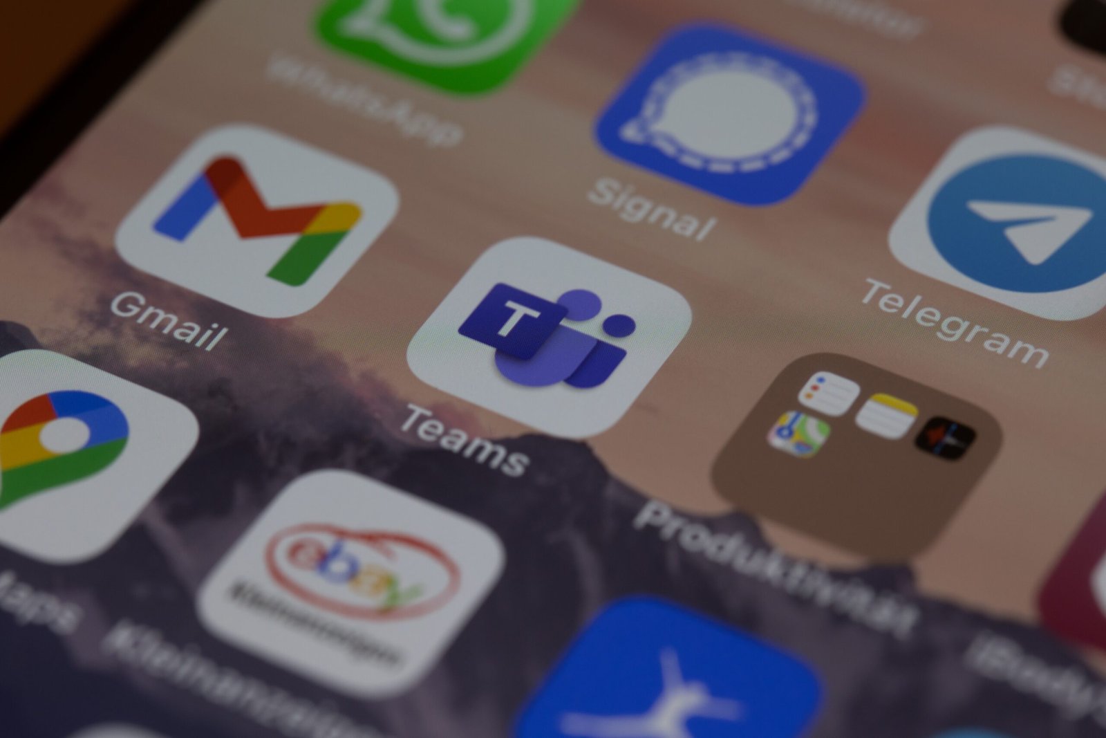Microsoft Teams can now turn your phone into a walkie-talkie
