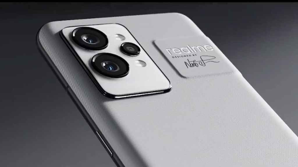 This new Realme flagship Feels like Paper. This new Realme flagship Feels like Paper.