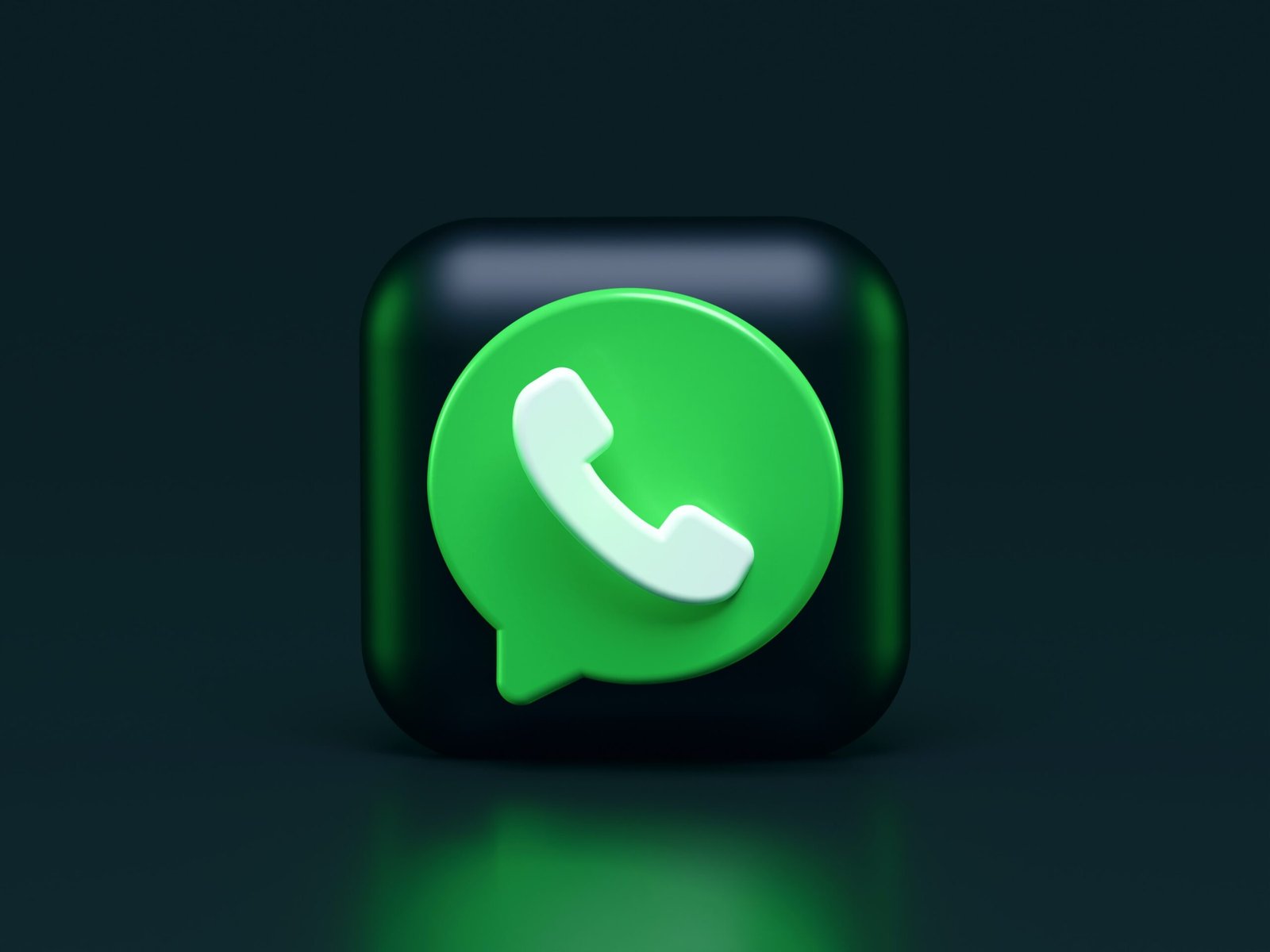 WhatsApp has a new User Interface for their voice call interface for some users.