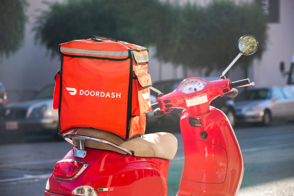 DoorDash might start deliveries for Facebook Marketplace DoorDash might start deliveries for Facebook Marketplace