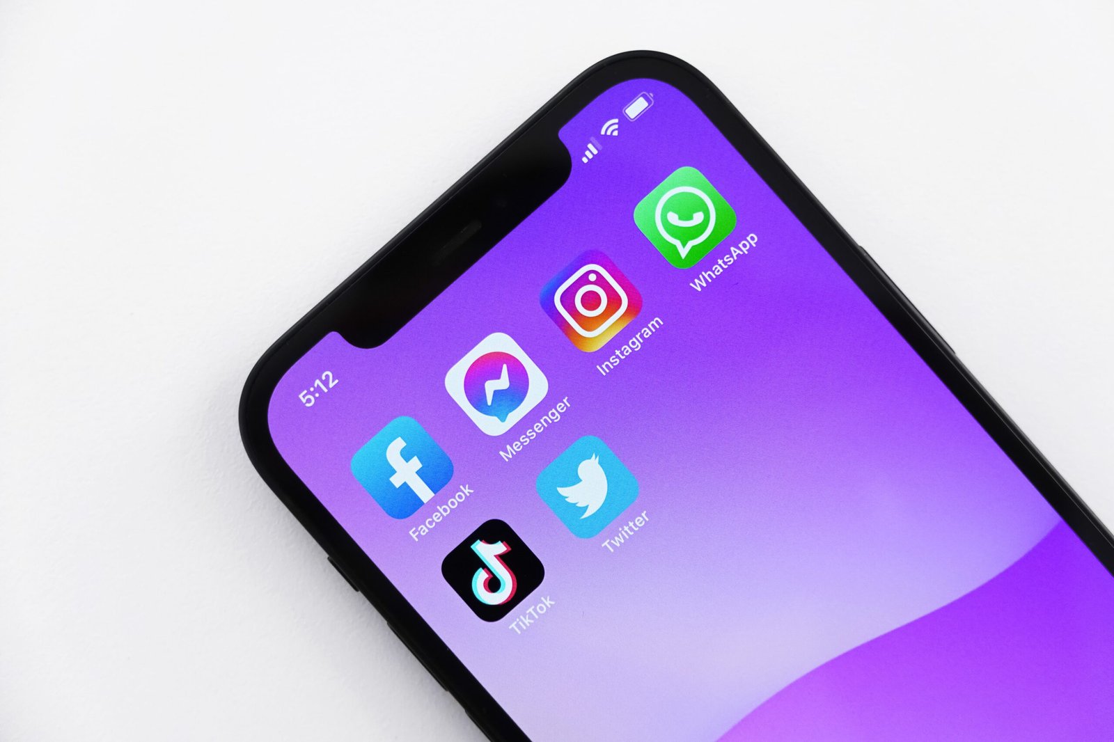 A new California law will change how social media platforms handle kid users A new California law will change how social media platforms handle kid users