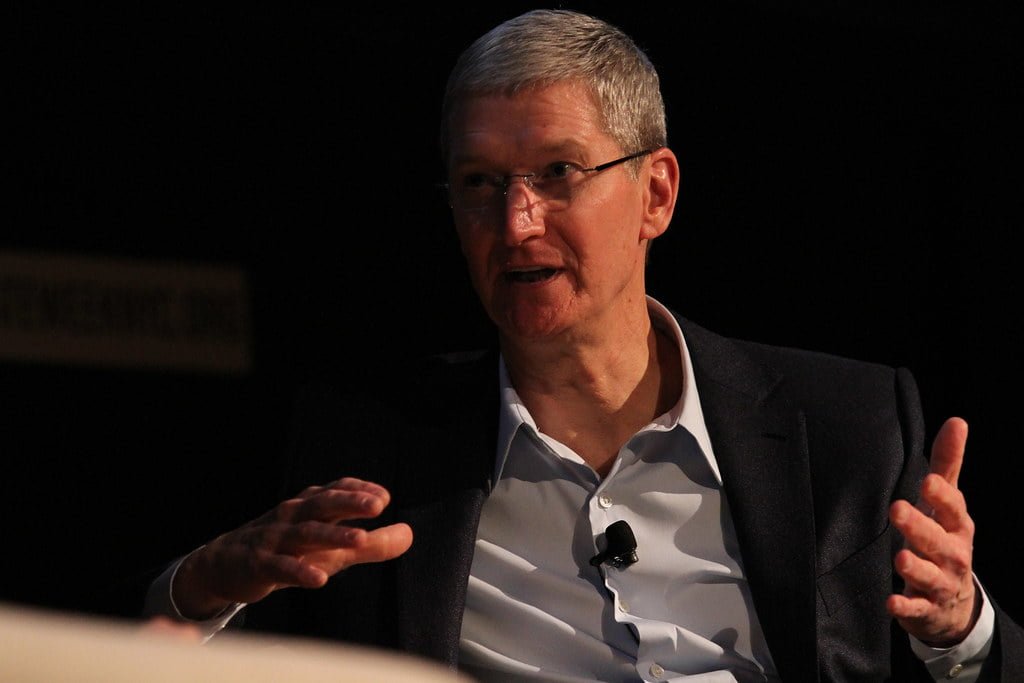 Tim Cook seems to be enjoying the wild tensions between Android and iOS users Tim Cook seems to be enjoying the wild tensions between Android and iOS users