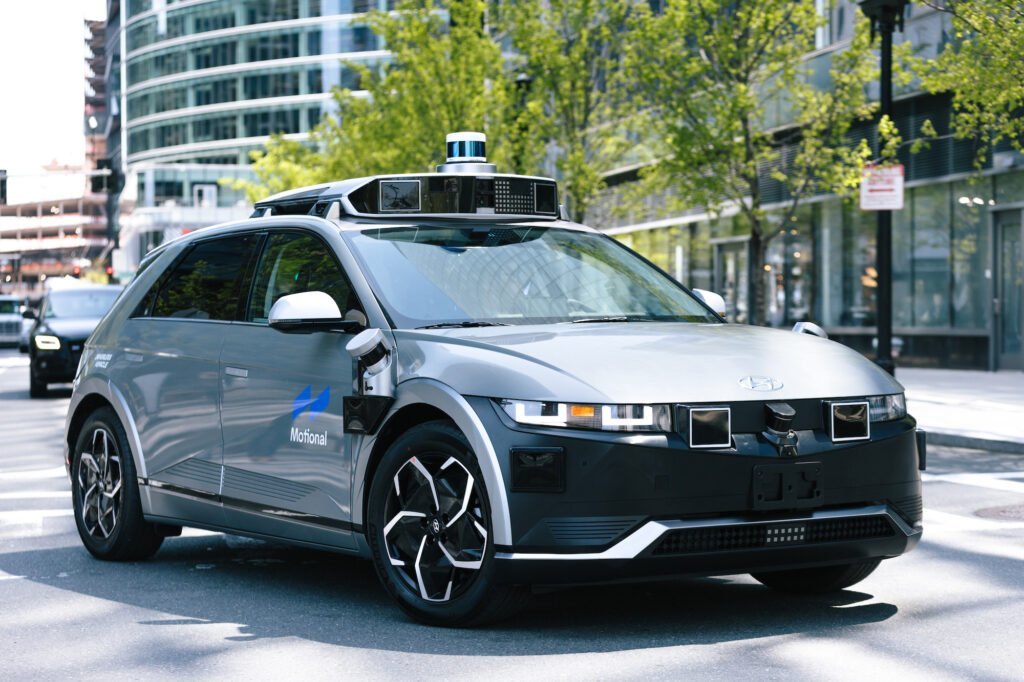 Motional and Lyft are now partnering up to provide driverless taxis in LA Motional and Lyft are now partnering up to provide driverless taxis in LA